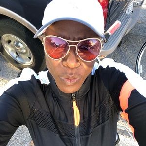 Meet your Posher, Robin